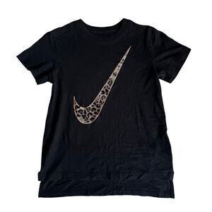 Nike Girls L Leopard Swoosh Tee Distressed Black Youth Graphic T-Shirt